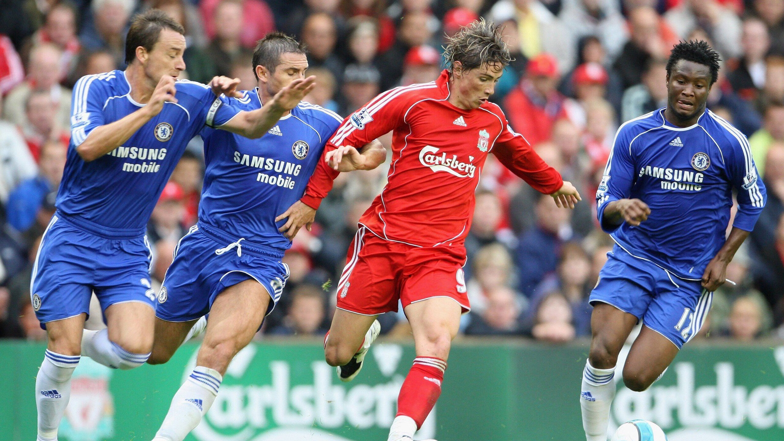 日本队门将多次关键扑救，日本门将拉伤